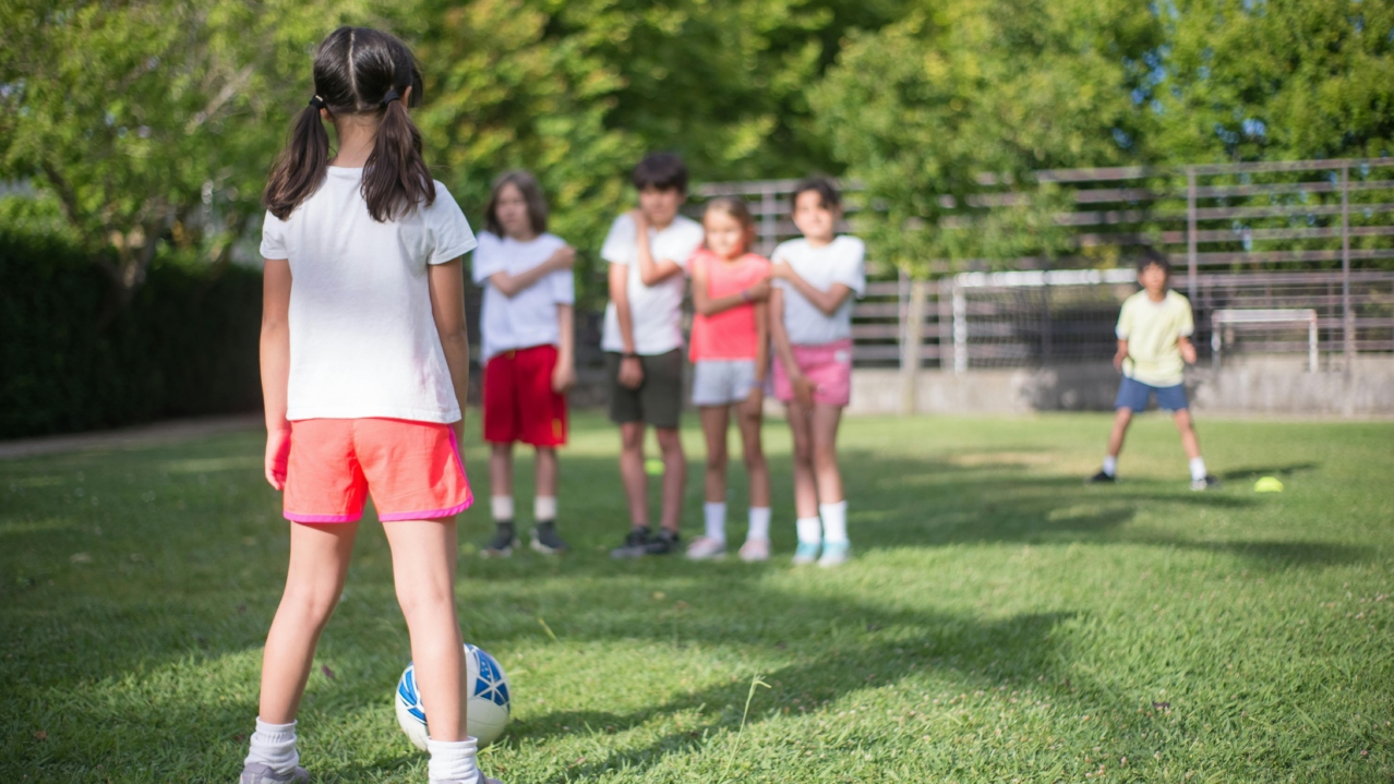gry zespołowe a pozycja lidera